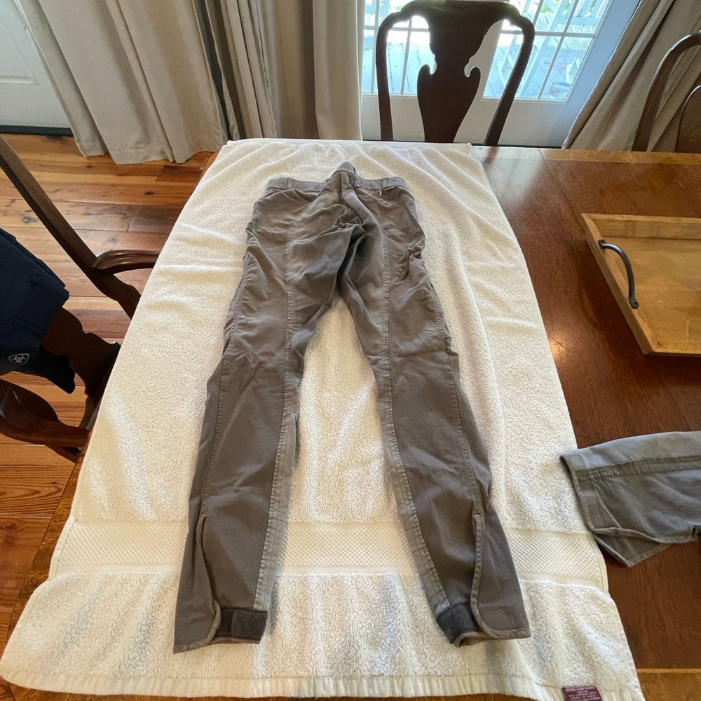 Horze Full Seat Breeches XS.  24R Mushroom/Gray color